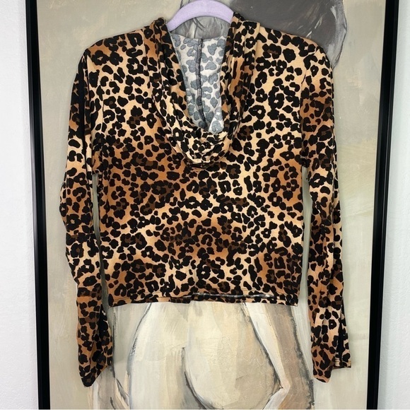 FASHION Nova Leopard Print Cropped Hooded Tshirt - Picture 5 of 5